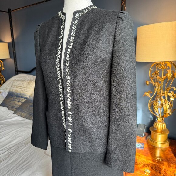 1980s Vintage Black w White Embroidered Trim Skirt and Blazer Suit Set - Picture 3 of 16